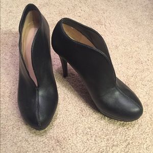 Audrey Brooke black leather booties